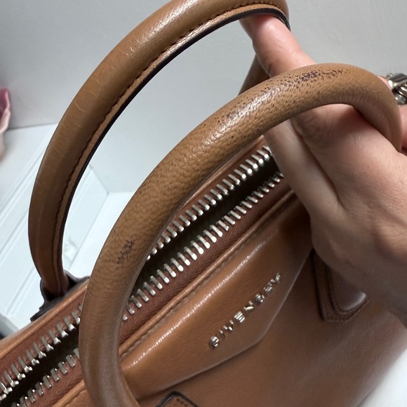 Givenchy Antigona Tan Leather Handbag - Picture 3 of 12
